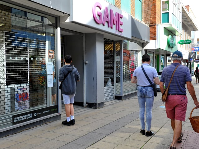 Crawley shops reopen on Monday 15th June. Pic Steve Robards SR2006151 SUS-200615-105838001