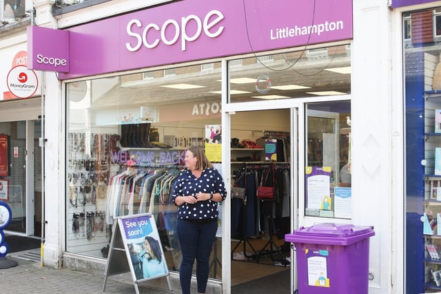 Littlehampton shops reopening after lockdown. Photo by Derek Martin Photography