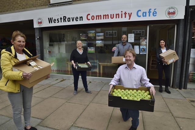 Ishfaq Hussain, Paul Bristow MP and  Jagoda Kwiatkowska supplying food to   Margaret Prince and Christine Nice (left) from the  WestRaven Community Cafe who are supplying food to the needy. EMN-200405-164108009