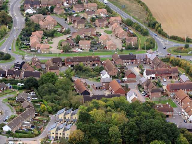 Billingshurst looking south west, with the A272 running across the middle. Photo by Derek Martin D11415513a