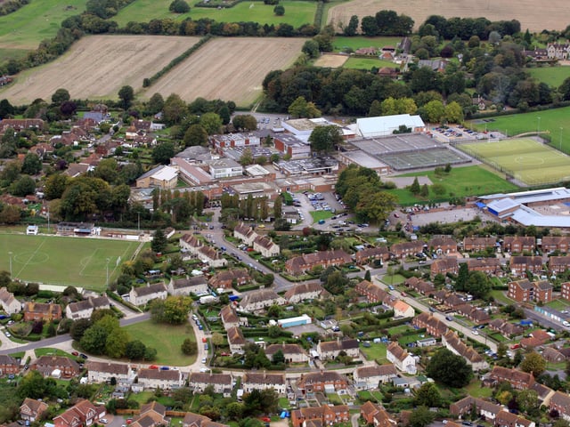 Steyning looking west showing the grammar school. Photo by Derek Martin D11415423a
