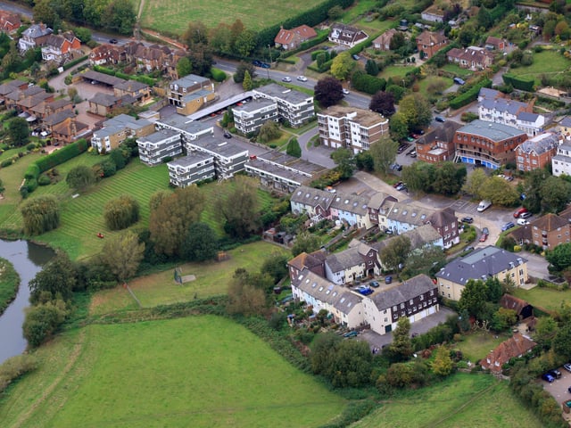 Pulborough. Photo by Derek Martin D11415356a