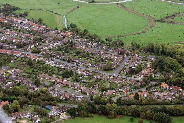 Steyning looking north east. The bypass runs along the bottom. Photo by Derek Martin D11415413a