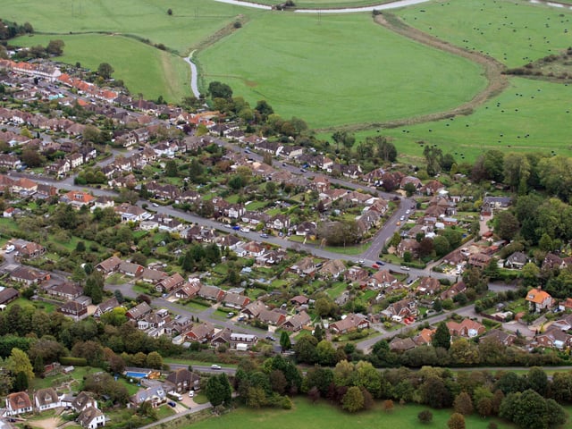 Steyning looking north east. The bypass runs along the bottom. Photo by Derek Martin D11415413a