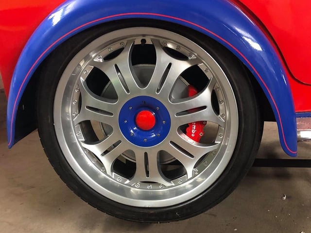 "We decided to bring some life back into the old girl and fitted her with 22" hot rod wheels and faux Brembo brakes!" Victoria said.