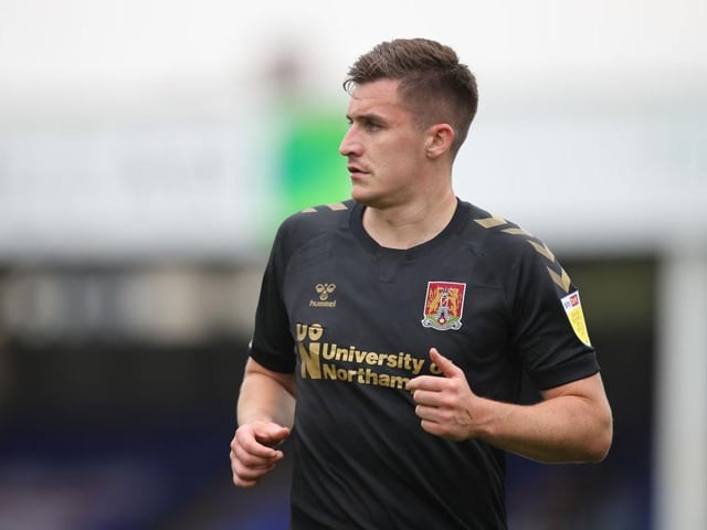 Spent more time attacking than defending in the first-half, repeatedly finding himself in the final third, but his team-mates could not capitalise on some excellent crosses. Beaten in the air by Ferguson for United's equaliser... 6.5