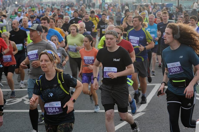 Brighton Half Marathon 2021 (Pic by Jon Rigby) SUS-211010-125244001