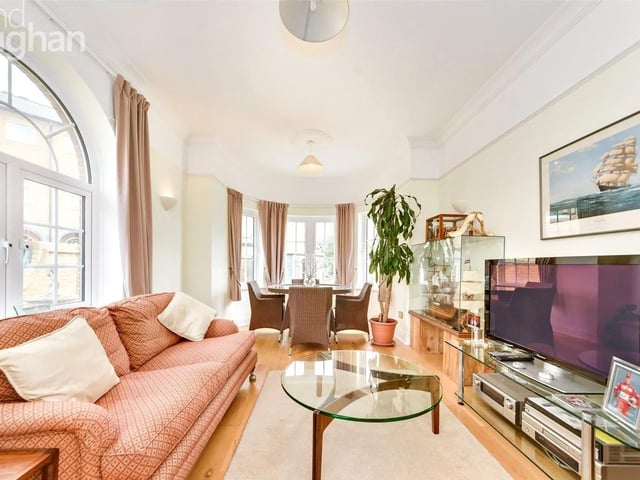 Four bedroom, end terrace, waterside house at Trafalgar Gate, The Strand, Brighton Marina