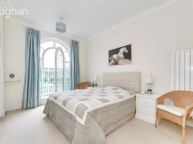 Four bedroom, end terrace, waterside house at Trafalgar Gate, The Strand, Brighton Marina