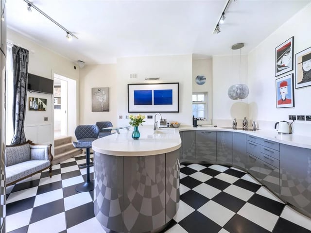 Seven bedroom detached house in West Pallant, Chichester