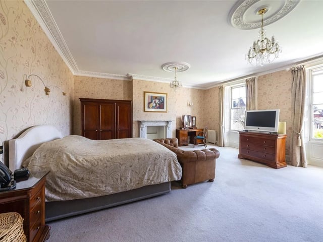 Seven bedroom detached house in West Pallant, Chichester