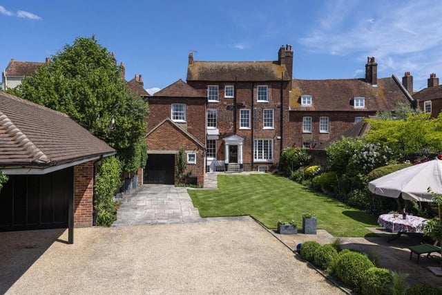 Seven bedroom detached house in West Pallant, Chichester