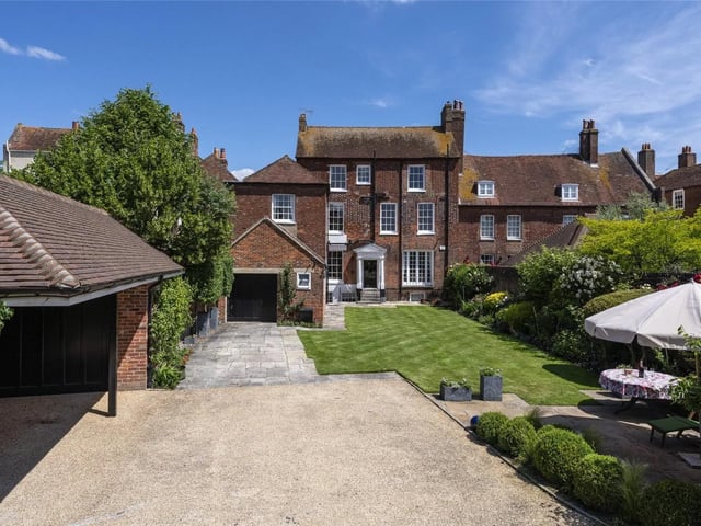 Seven bedroom detached house in West Pallant, Chichester