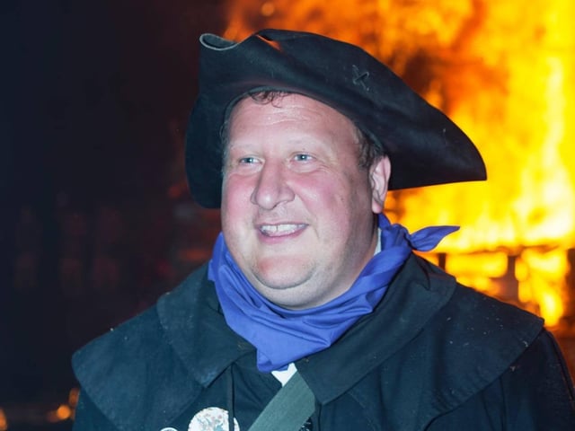 Northiam Bonfire 2021. SUS-211210-094152001