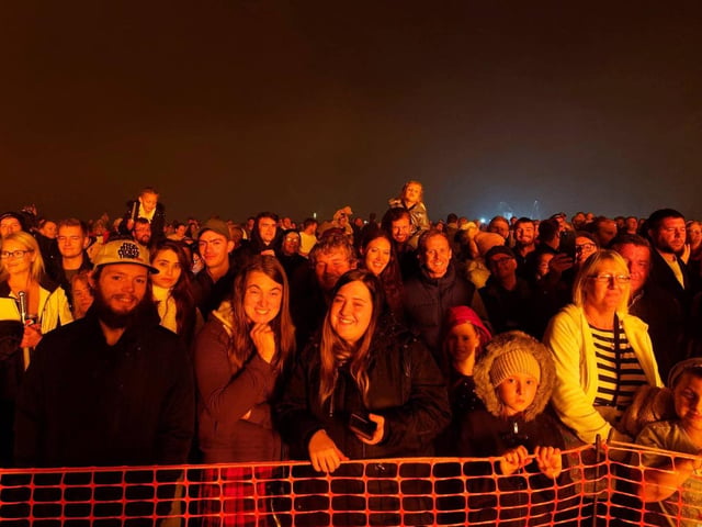 Northiam Bonfire 2021. SUS-211210-094009001