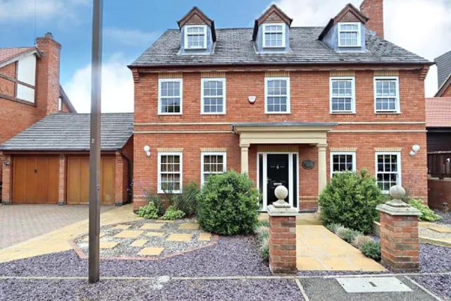 This 'handsome and imposing' 6-bed house near historic Toot in MK is on the market for £950k. Photos: Zoopla