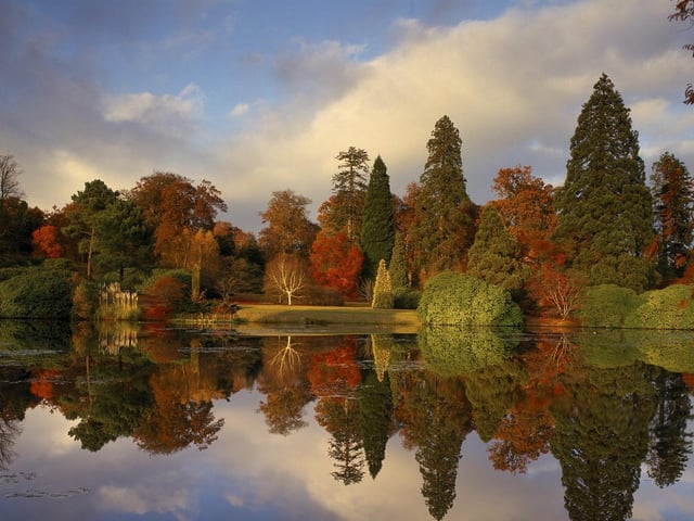 Middle Lake, Sheffield Park. Photo: National Trust/Andrew Butler