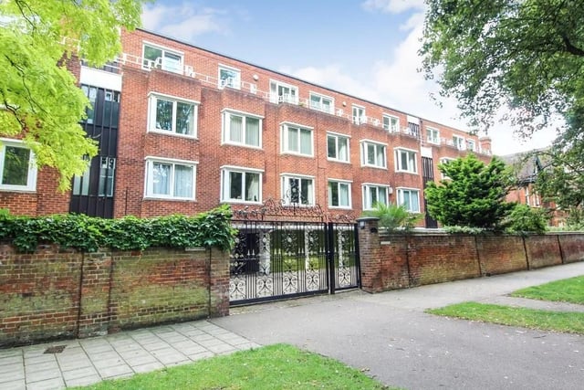 This 2-bed flat has private electric gated entrance as well as a garage