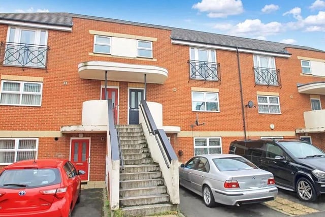 This 1-bed maisonette has a private entrance and allocated parking at the front