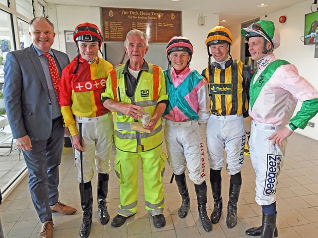 Action and scenes from Goodwood's final flat racing meeting of the season / Pictures: Malcolm Wells