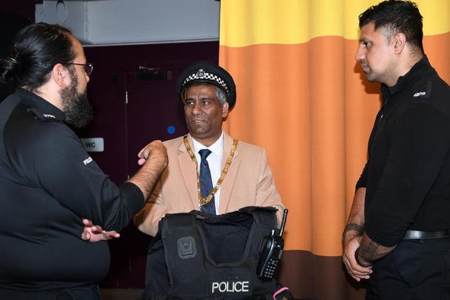 The Mayor chats to police