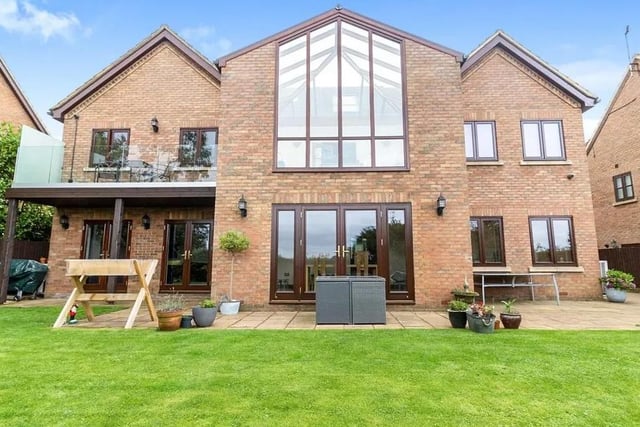 The house on London Road, Loughton, MK. Photos: Zoopla