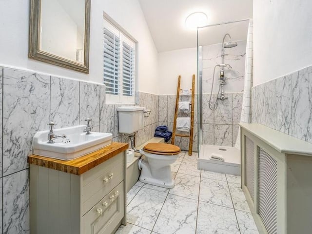 The shower room.