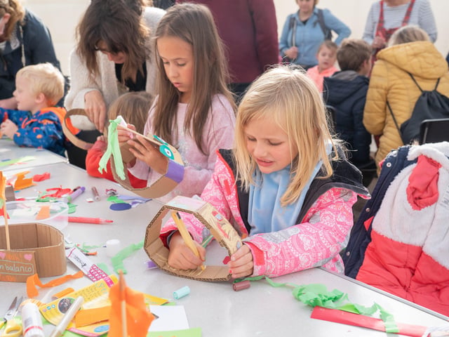 Hastings Story Telling Festival Childrens story telling Day and Parade The Stade 24.10.21 SUS-211026-101625001