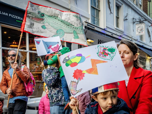 Hastings Story Telling Festival Childrens story telling Day and Parade The Stade 24.10.21 SUS-211026-102617001