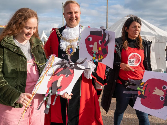 Hastings Story Telling Festival Childrens story telling Day and Parade The Stade 24.10.21 SUS-211026-103219001