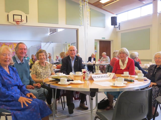 Founder members of Eastbourne and Wealden U3A, Anne and Ted Barden, Margaret and Bill Kipling, Josie Lardner and Ellen Bonner at the 21 years celebration of the group at Victoria Baptist Church, Eldon Road. SUS-211029-104049001