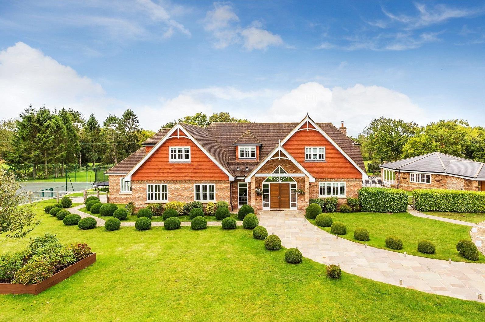 Roundstreet Common, Billingshurst, from Zoopla