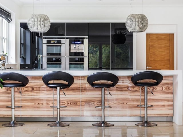Roundstreet Common, Billingshurst, from Zoopla