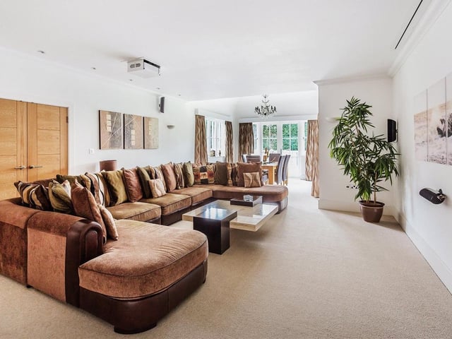 Roundstreet Common, Billingshurst, from Zoopla