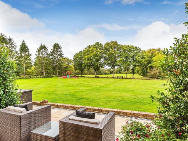 Roundstreet Common, Billingshurst, from Zoopla