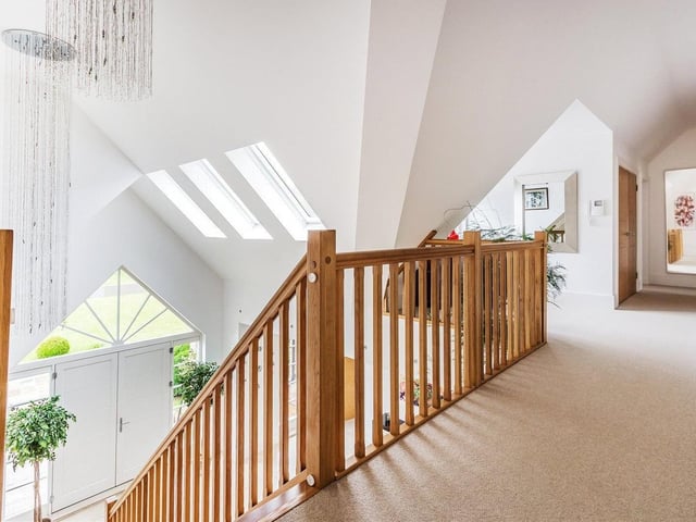 Roundstreet Common, Billingshurst, from Zoopla