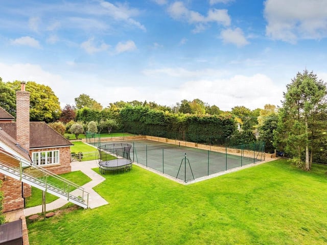 Roundstreet Common, Billingshurst, from Zoopla