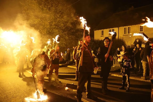 Ewhurst and Staplecross Bonfire on Oct 30 2021. Photo by Andrew Clifton SUS-210111-075424001