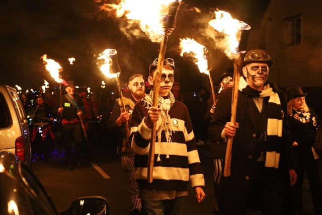 Ewhurst and Staplecross Bonfire on Oct 30 2021. Photo by Andrew Clifton SUS-210111-075334001