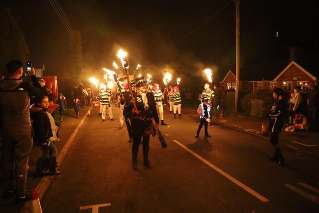 Ewhurst and Staplecross Bonfire on Oct 30 2021. Photo by Andrew Clifton SUS-210111-075044001
