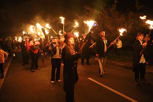 Ewhurst and Staplecross Bonfire on Oct 30 2021. Photo by Andrew Clifton SUS-210111-075114001