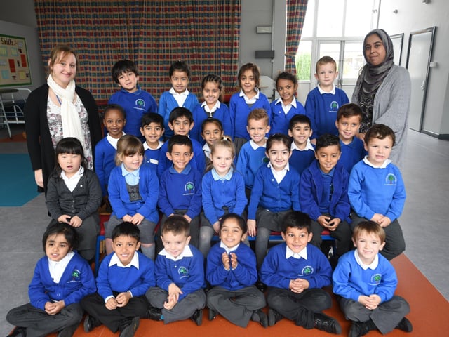 rec15 Thorpe primary school  reception class Miss Joyce's class EMN-151125-122632009
