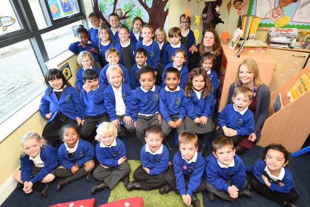 rec15  Hampton Vale primary school  reception class Miss Iredale and Mrs Walsh class EMN-151125-122744009