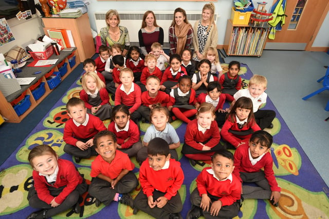 rec15 Longthorpe primary  school reception class  Mrs Waller's class EMN-151125-122846009