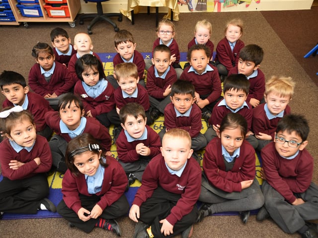 rec15 Fulbridge Academy. Mrs Scott's class. Reception class EMN-151125-123020009