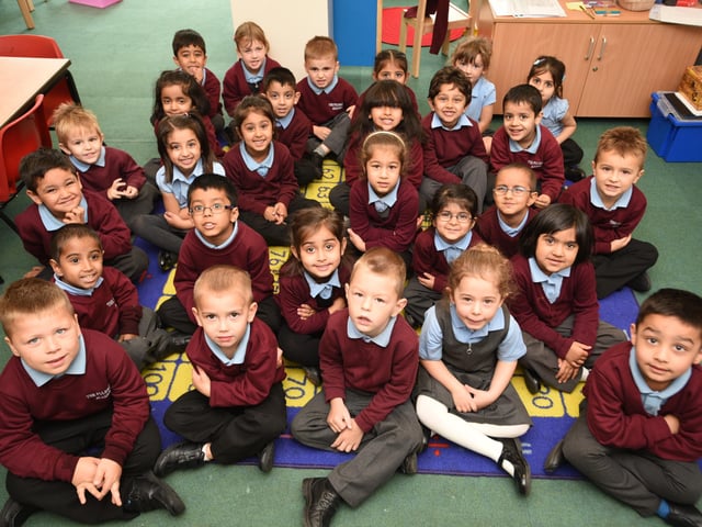 rec15 Fulbridge Academy. Miss Livingstone's class . Reception class EMN-151125-123033009