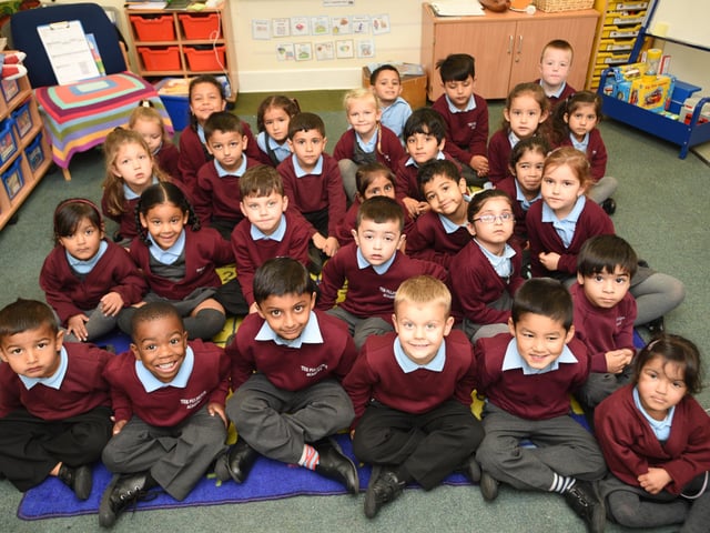 rec15 Fulbridge Academy. Mrs Burton and Mrs Drew's class. Reception class EMN-151125-123044009