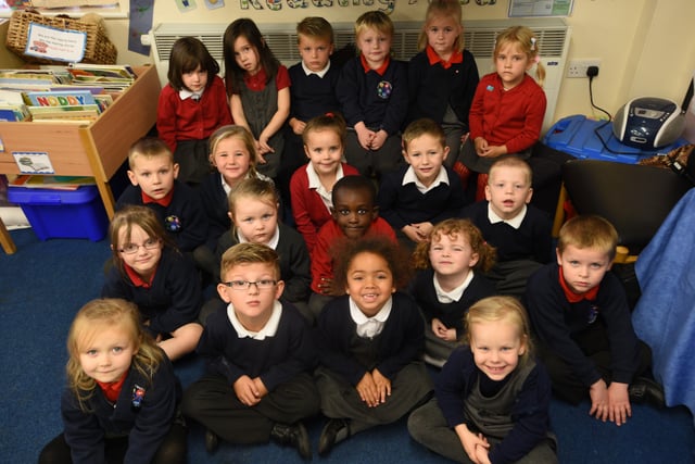 rec15 Parnwell primary school  Reception class  Miss Dines and Mrs Sellars class EMN-151125-123246009