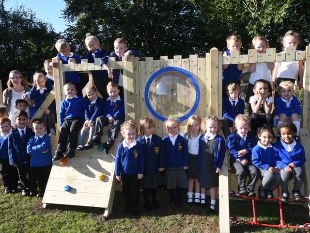 rec15 Southfields primary school reception. Mrs Lloyd's class EMN-151125-123431009