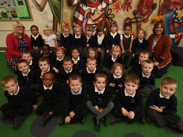 rec15 Gunthorpe primary school reception class Mrs Sherriff's class EMN-151125-123420009